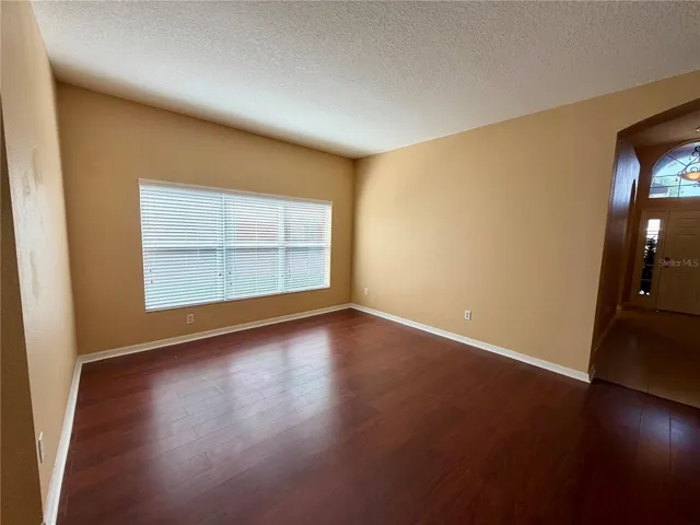 living room/flex space