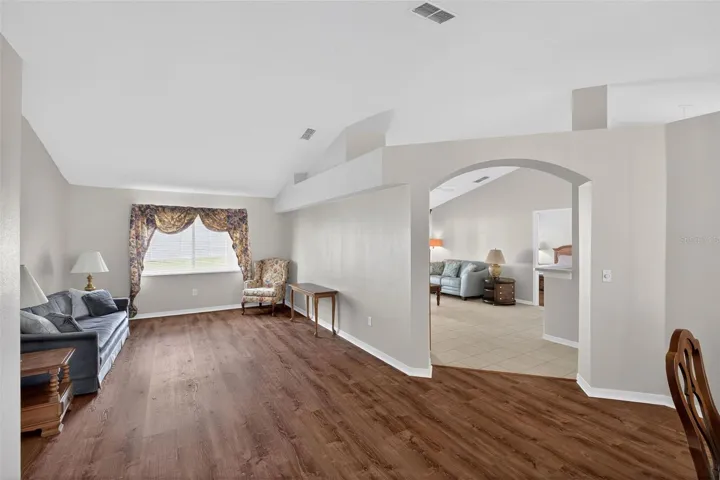 Living Room15'x12'