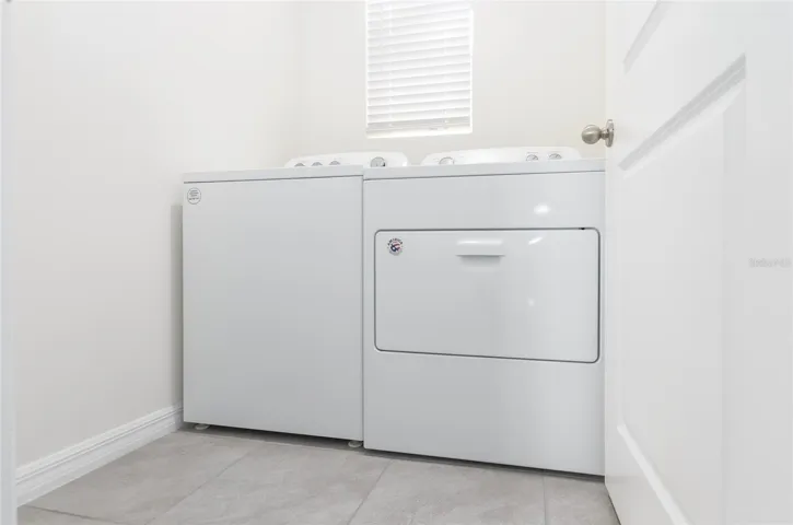Washer & Dryer Included