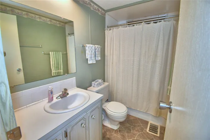 Bath 2/Guest Bath
