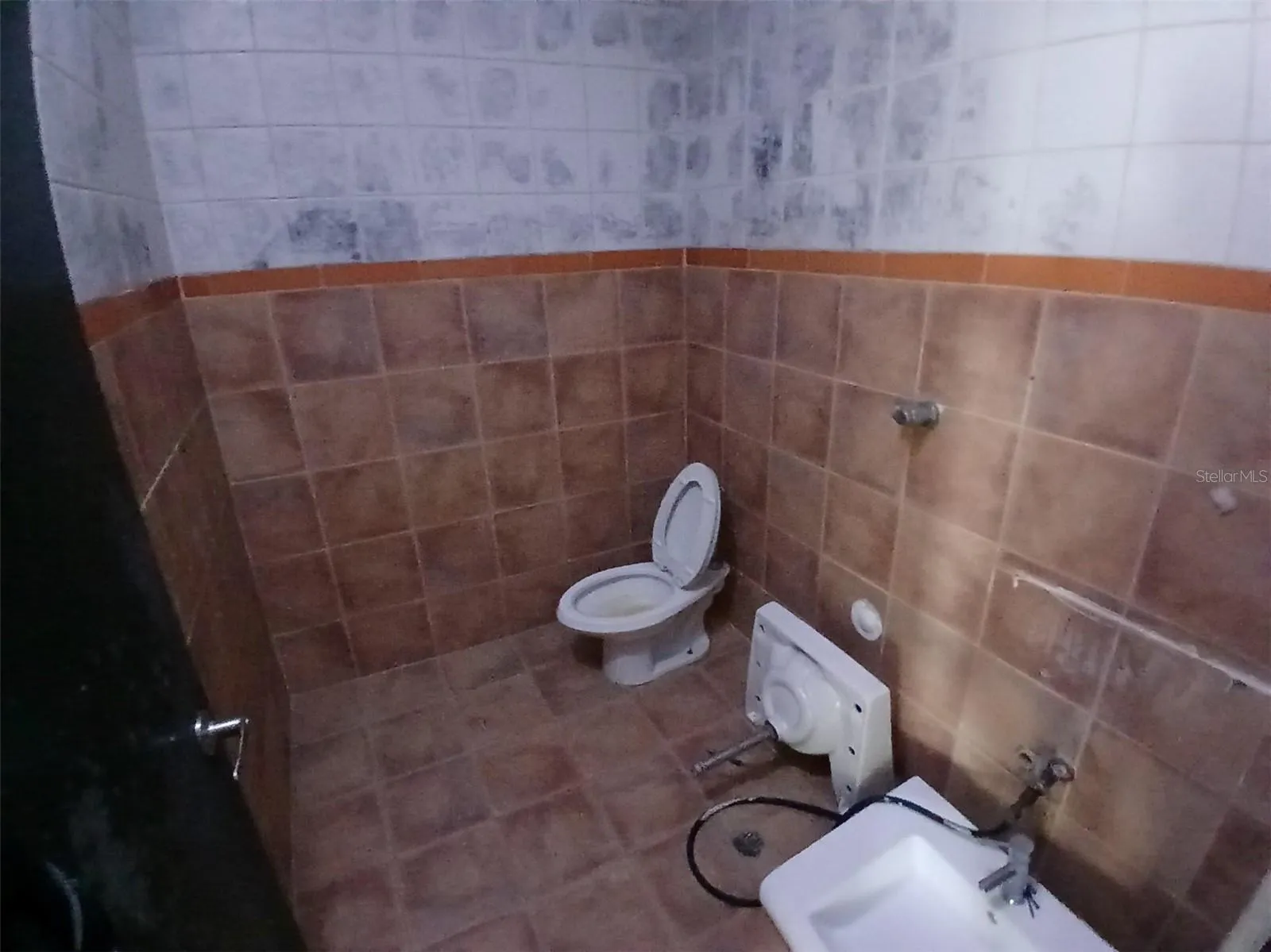 Second Floor Mens Public Restroom