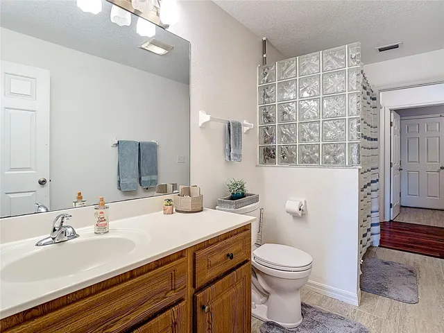 Jack n Jill bathroom