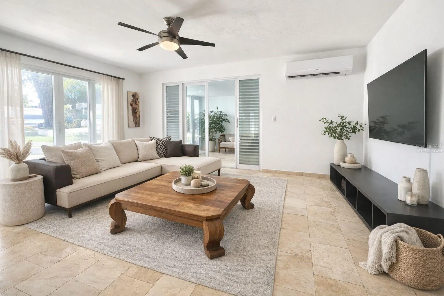 room virtually staged