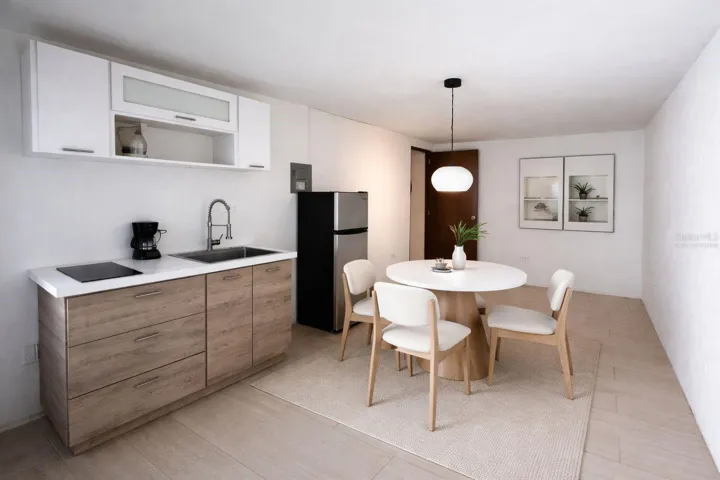 room virtually staged