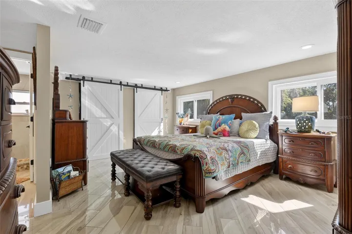 2nd Bedroom w/ ensuite bathroom