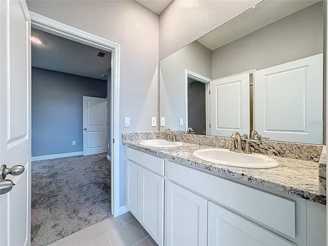 Jack & Jill Bathroom Between Bedrooms 2 & 3