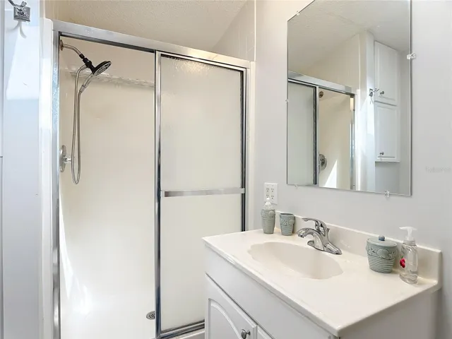 2nd bathroom