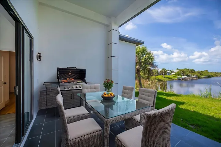 VIRTUALLY STAGED patio