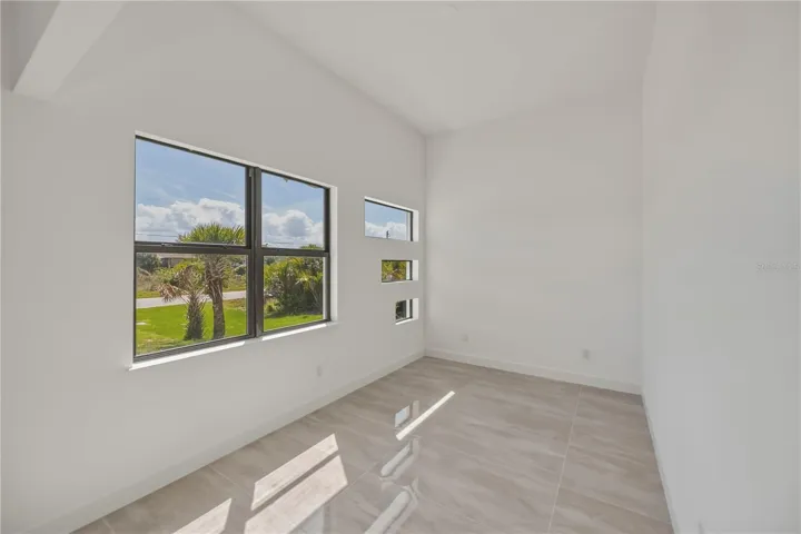 front office/possible 4th bedroom