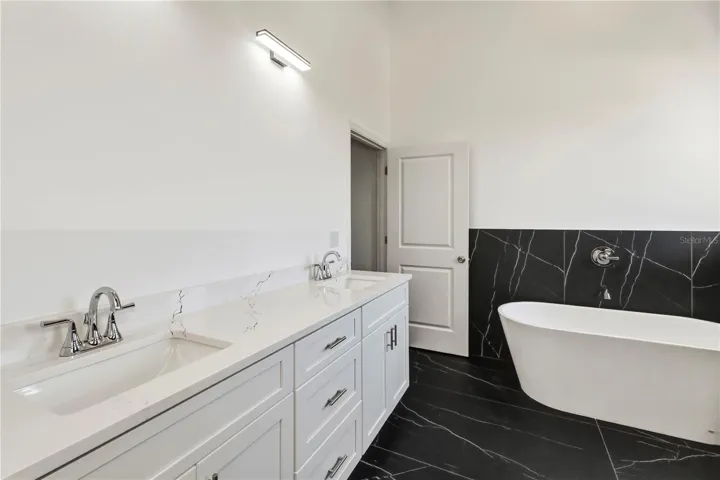 ensuite primary bath