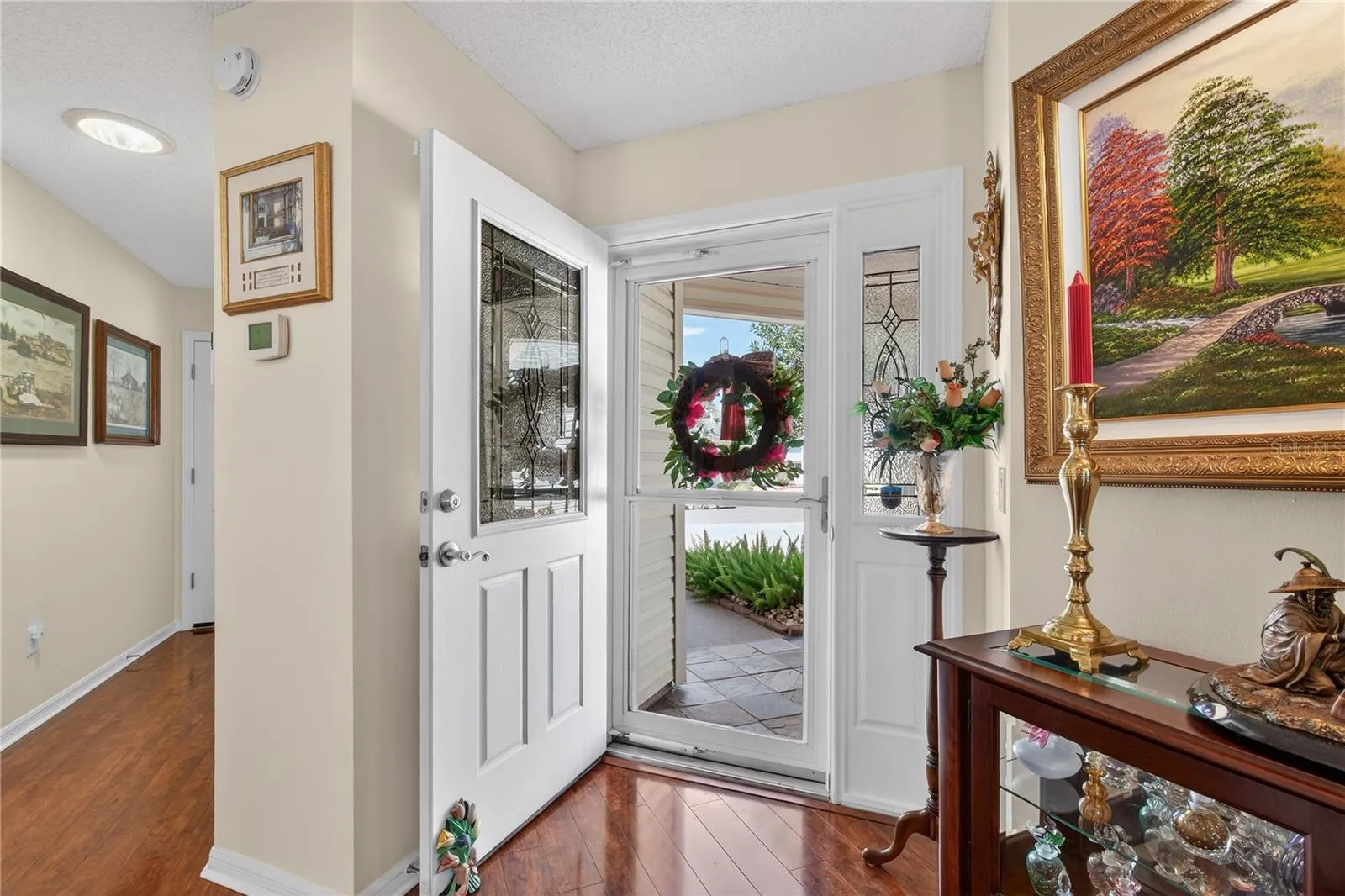 THE FOYER WELCOMES YOU INTO ELEGANCE THROUGH OUT THE HOME