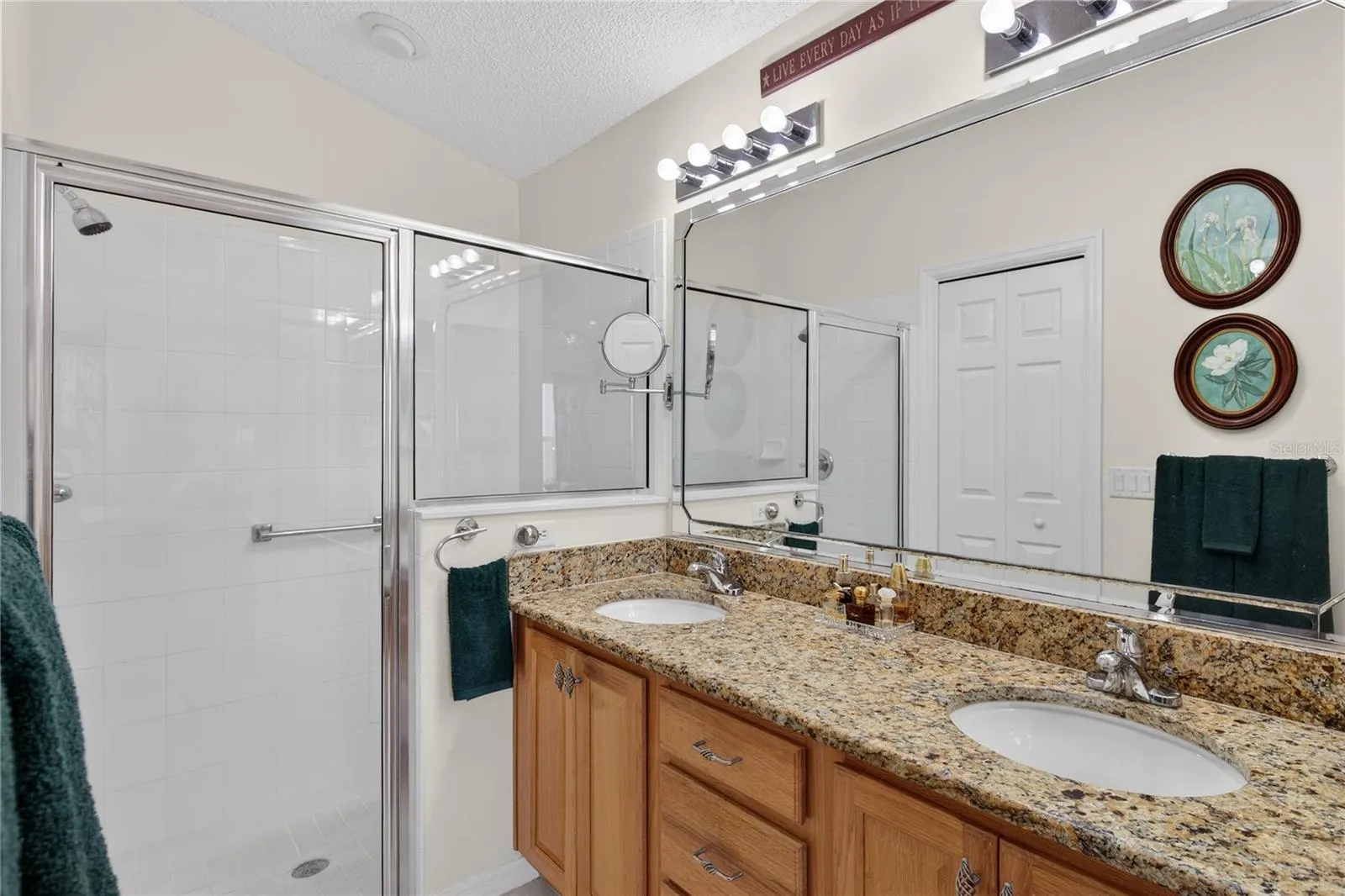 STYLISH GRANITE COUNTERTOP AND DUAL SINKS