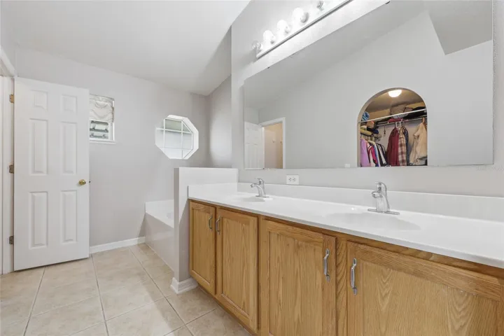 Primary En Suite Bathroom