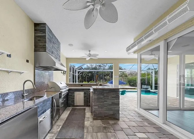 Outdoor Kitchen