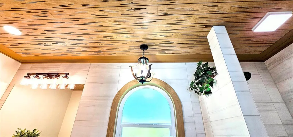 Real Cedarwood Ceiling in Owners Bathroom Suite
