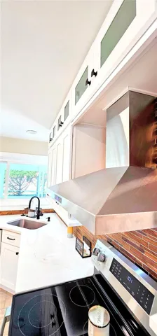 Contemporary Range Hood