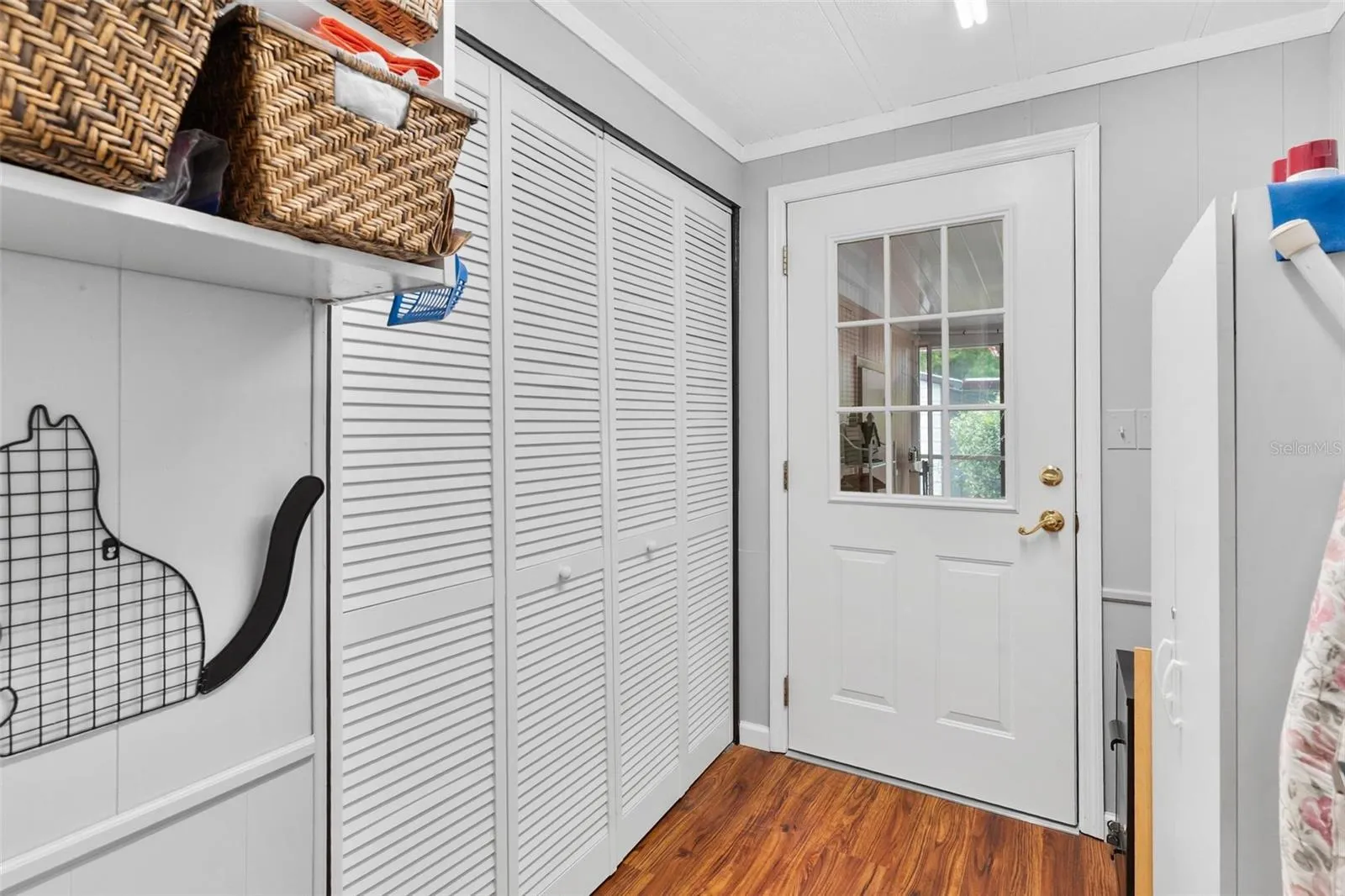 Side door to porch & outdoor utility room