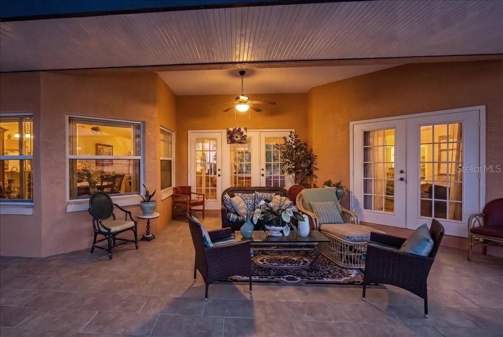 Extra large enclose Lanai/florida room or exercise room awaits for any desire events.