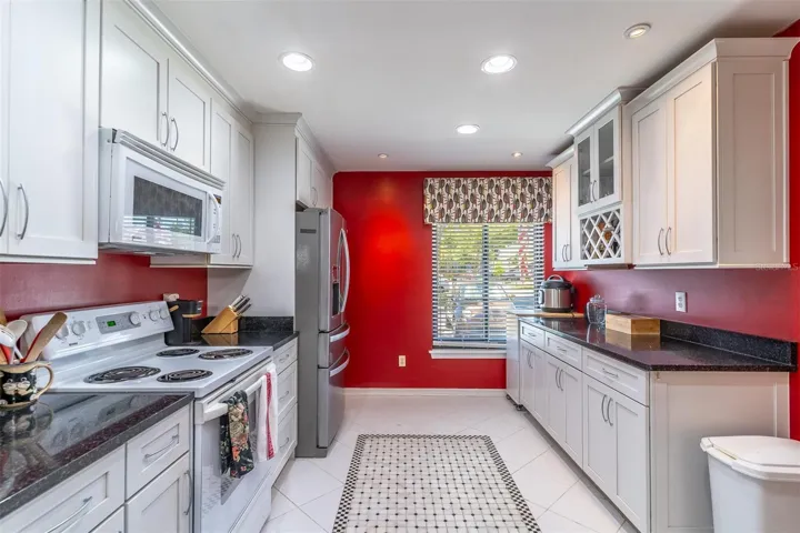 Kitchen with Wonderful Cabinet Space