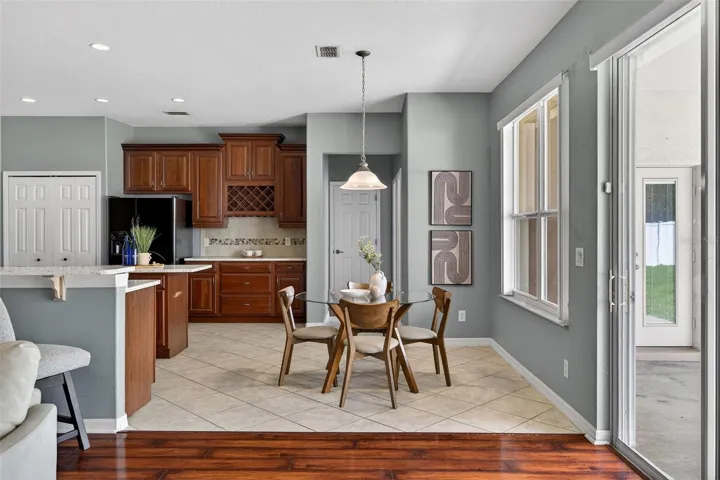 Breakfast nook in the kitchen