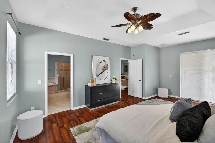 Primary suite