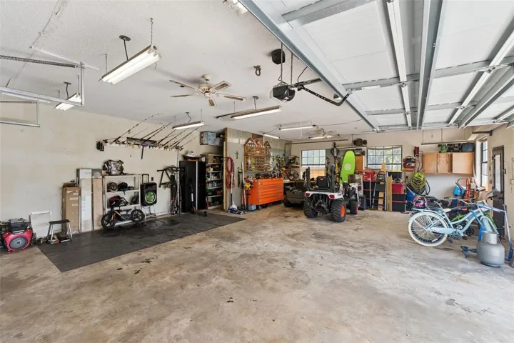 Detached garage/workshop