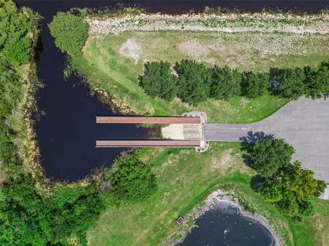 Community boat ramp for access to Fells Cove and the Toho chain of lakes.