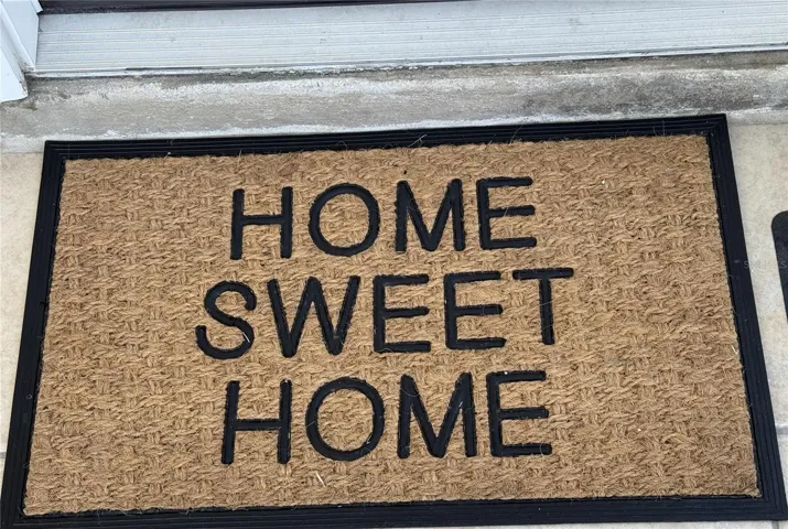 WELCOME to your next HOME SWEET HOME! Come on in and take a peek of this charming COLONY Patio Villa!