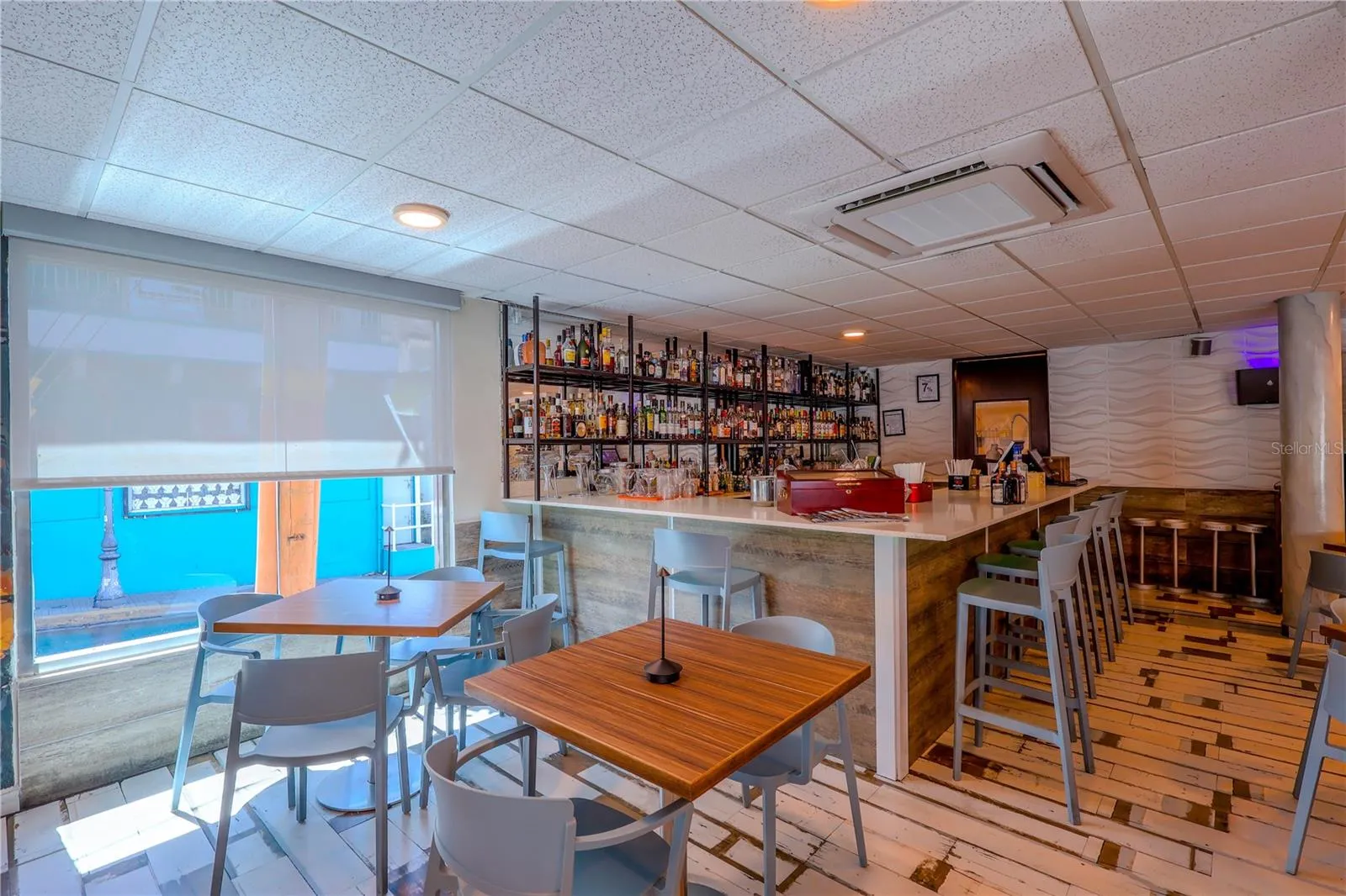 Bar
