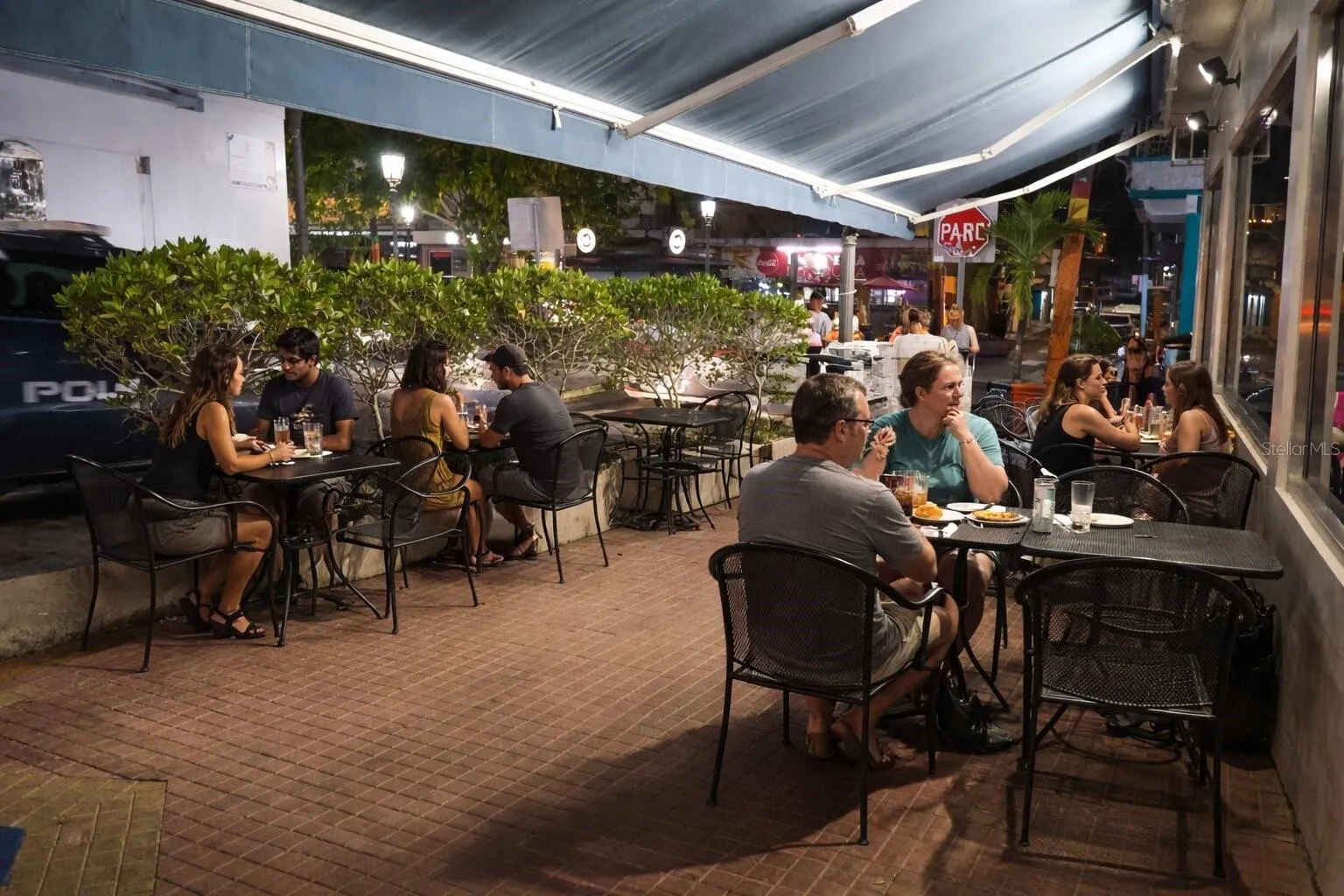 Exterior Dining