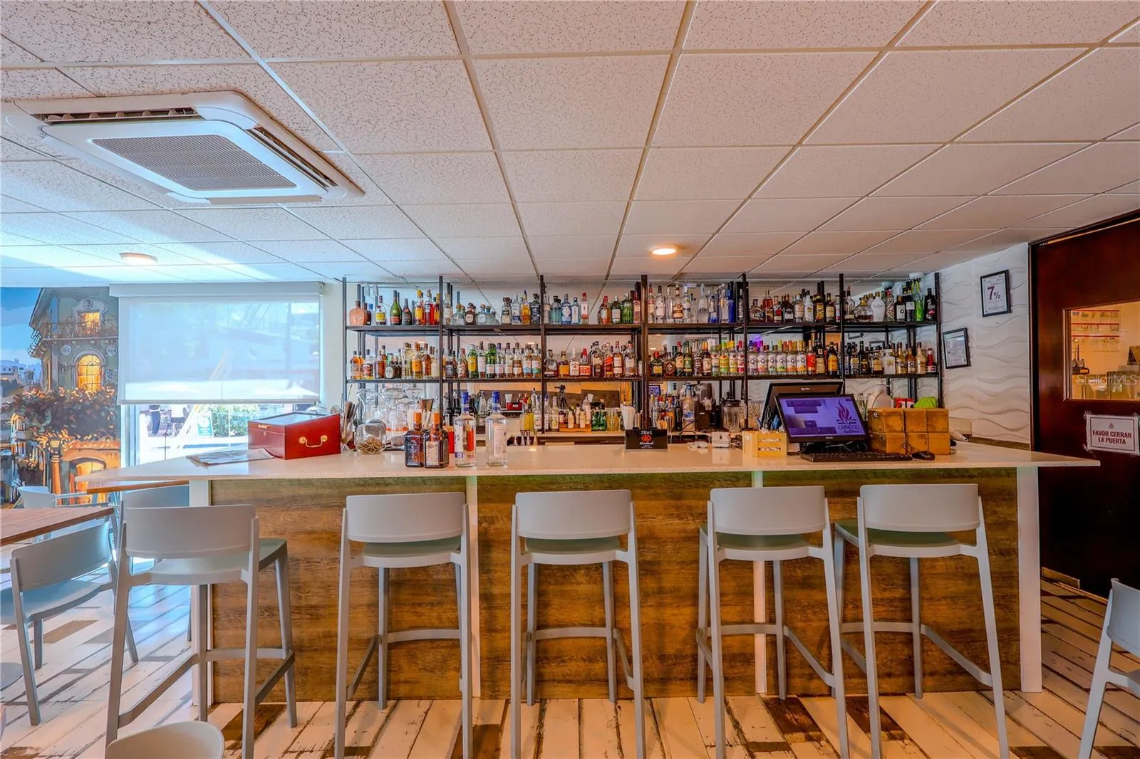 Bar