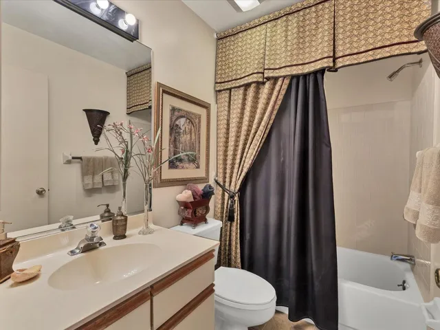 2nd Bathroom