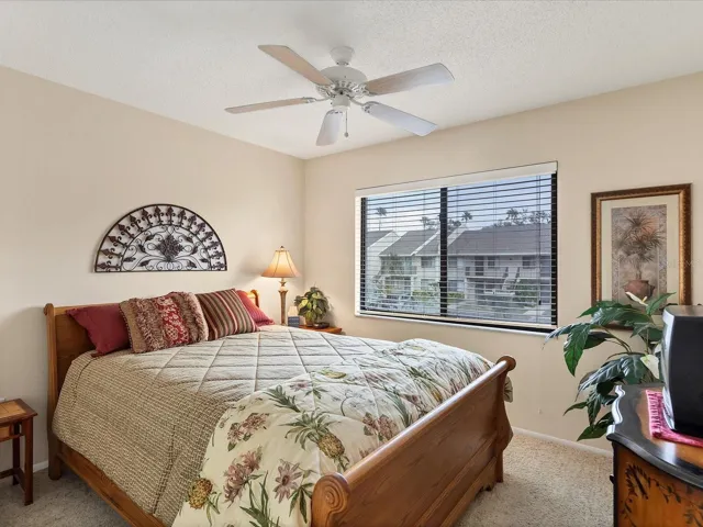 2nd Bedroom, Queen size Bed
