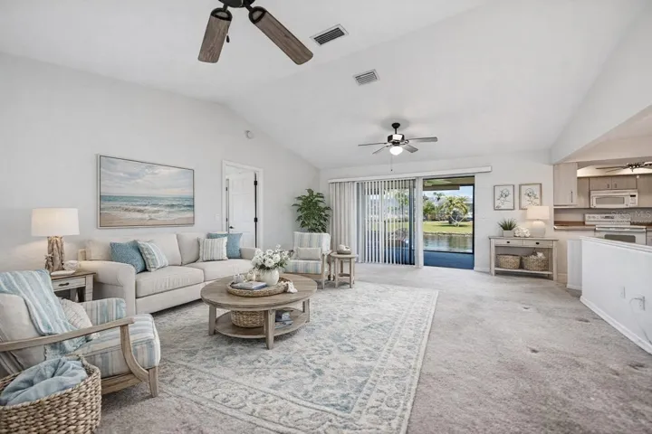 Living Room - This photo has been virtually staged.