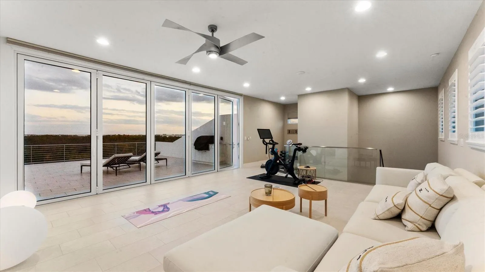 top floor bonus room, with kitchen, 1/2 bath, large balcony