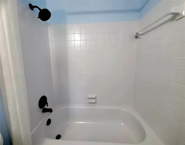 GUEST SHOWER