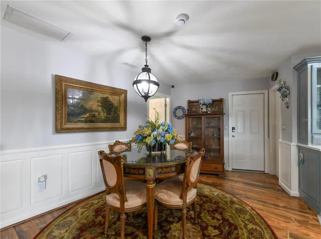 Eating space off the kitchen