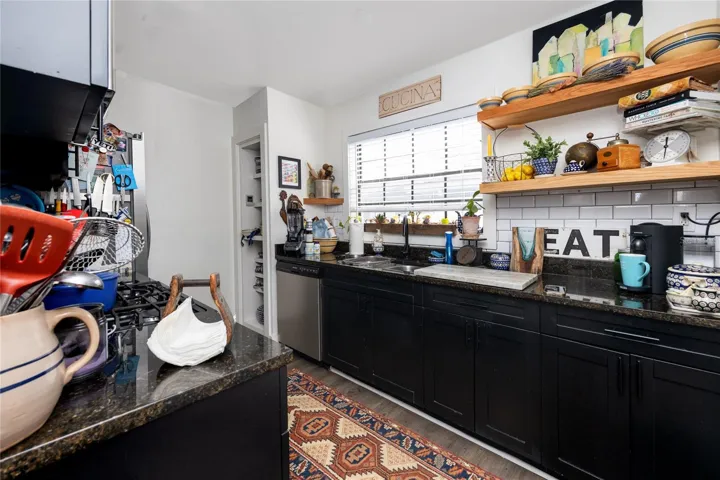 1020 S Rome Ave Unit A - Kitchen