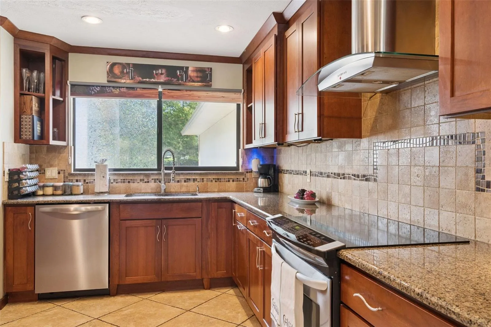 Kitchen Storage &amp; Prep Space
