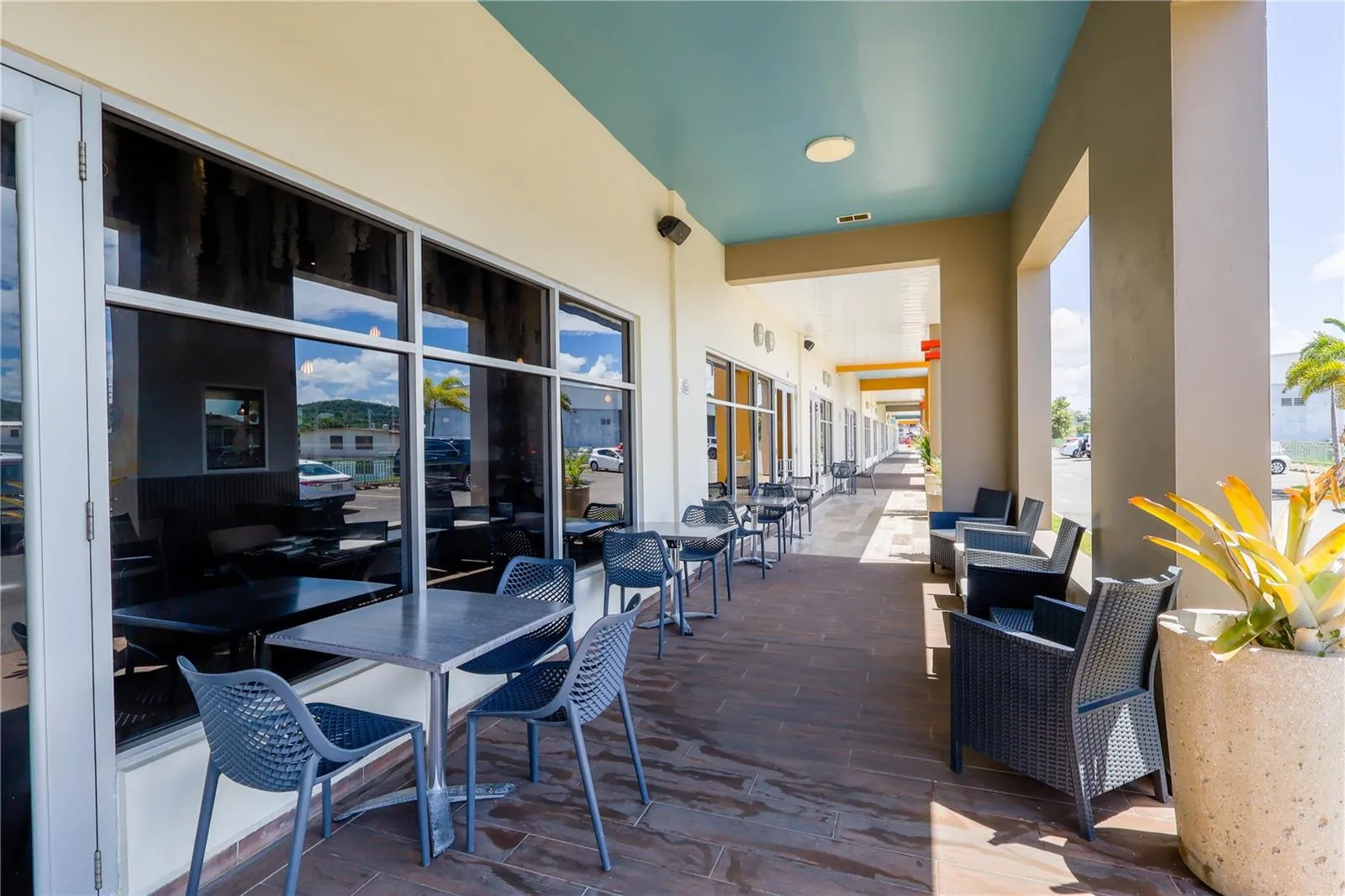 Exterior Dining