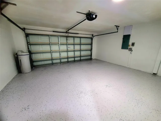 2-CAR GARAGE