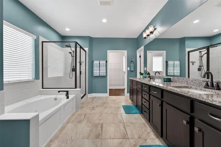 Primary En Suite Bath