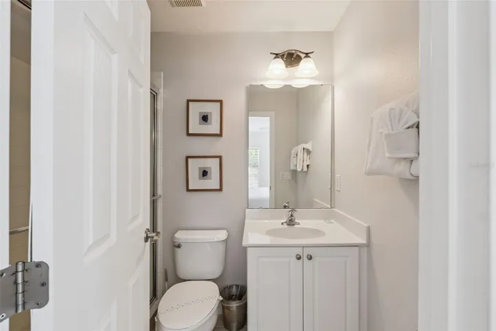 Guest bath 4