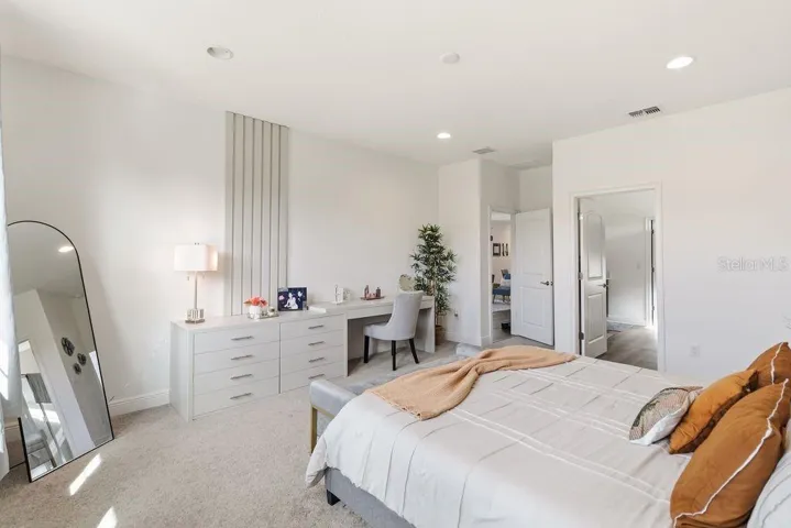 1st floor primary bedroom