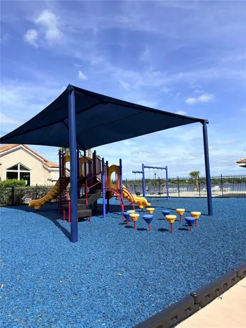 Play structure