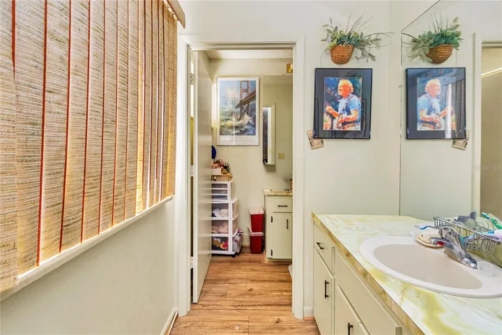 SEPARATE VANITY - ENSUITE BATHROOM