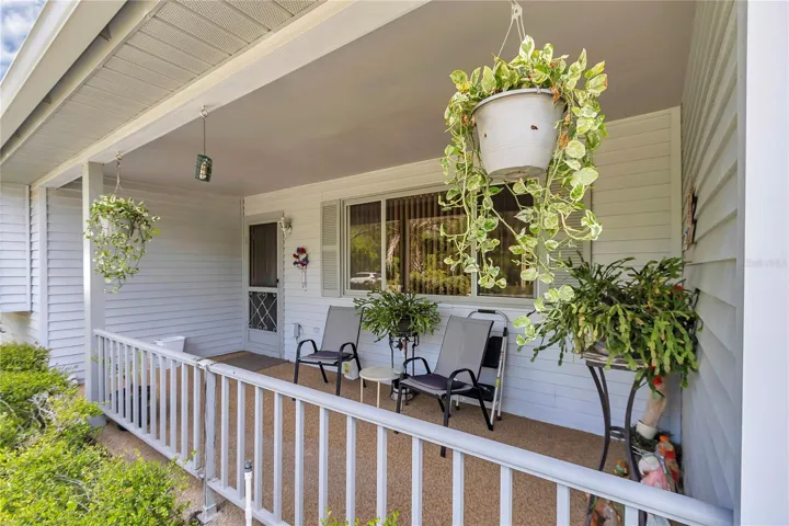 SPACIOUS FRONT PORCH