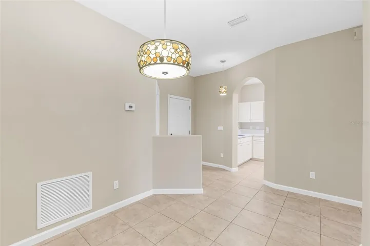 SEPARATE DINING ROOM