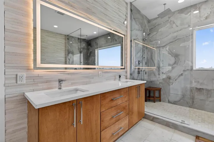 Dual vanity