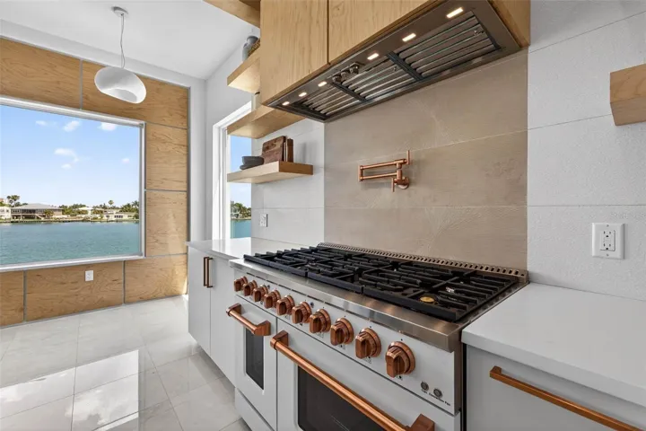 Natural gas cook top.